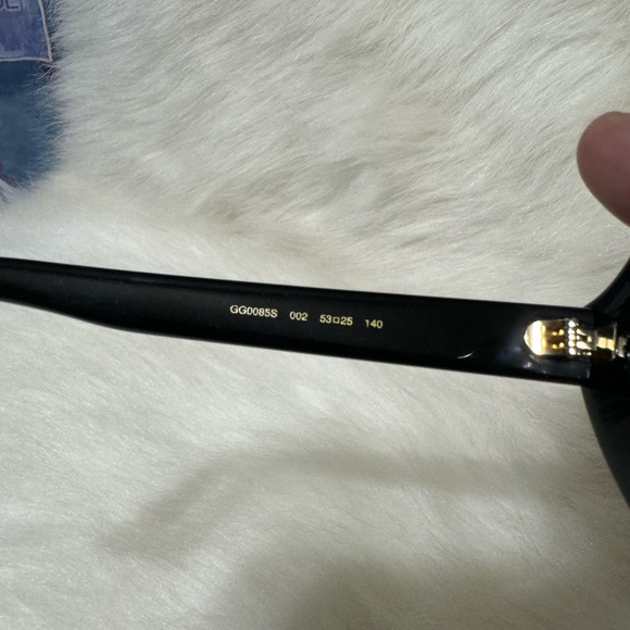 Gucci GG0085S 002 Black (Lip) Sunglasses - Picture 6 of 8